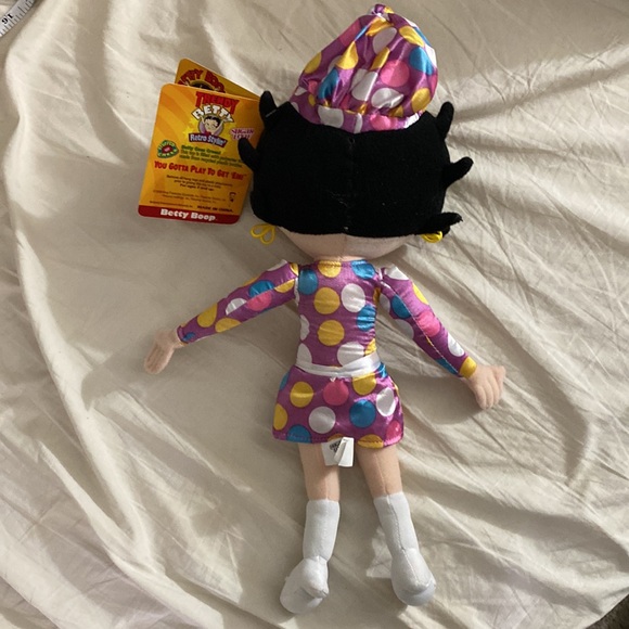 Betty Boop “Trendy 60’s Betty” Sugar Loaf Retro Styling’ Doll 16’ NWT - Picture 6 of 6